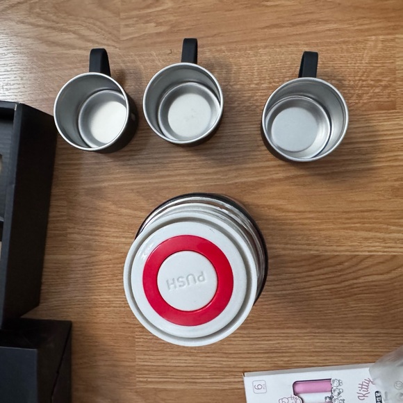 {Hello Kitty} bundle - Picture 12 of 16